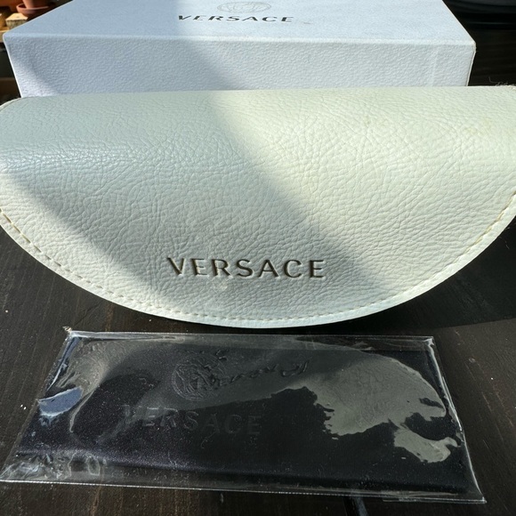 Like New Authentic Versace sunglasses in EUC - Picture 5 of 8